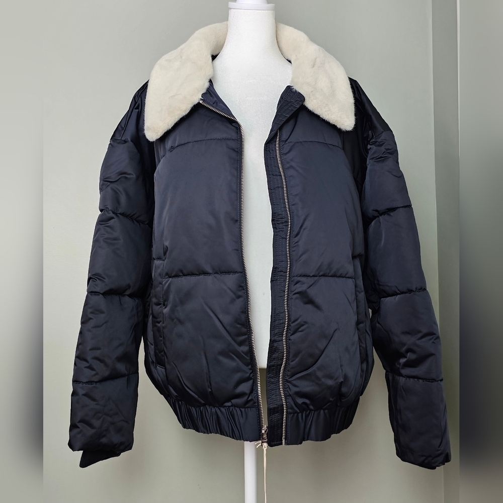 Abercrombie & Fitch Vegan Fur Collar Mini Quilted Ultra Puffer BLACK Outerwear - Picture 5 of 15